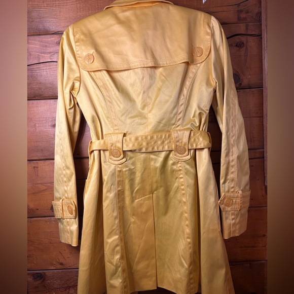 Jessica Simpson Yellow satin finish Trench Coat jacket size small - Picture 6 of 8